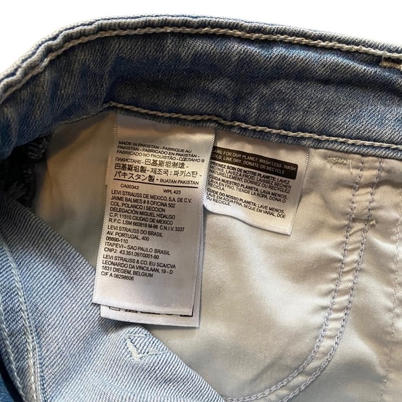 LEVI’S Floral Embroidered Cut Hem Denim Shorts Light Wash sz US 24 Women - Picture 7 of 10